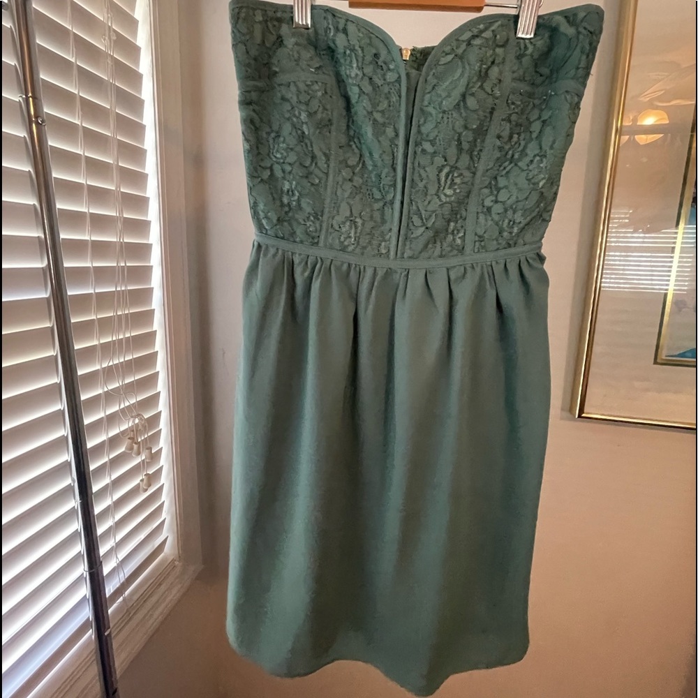 Sleeveless green dress